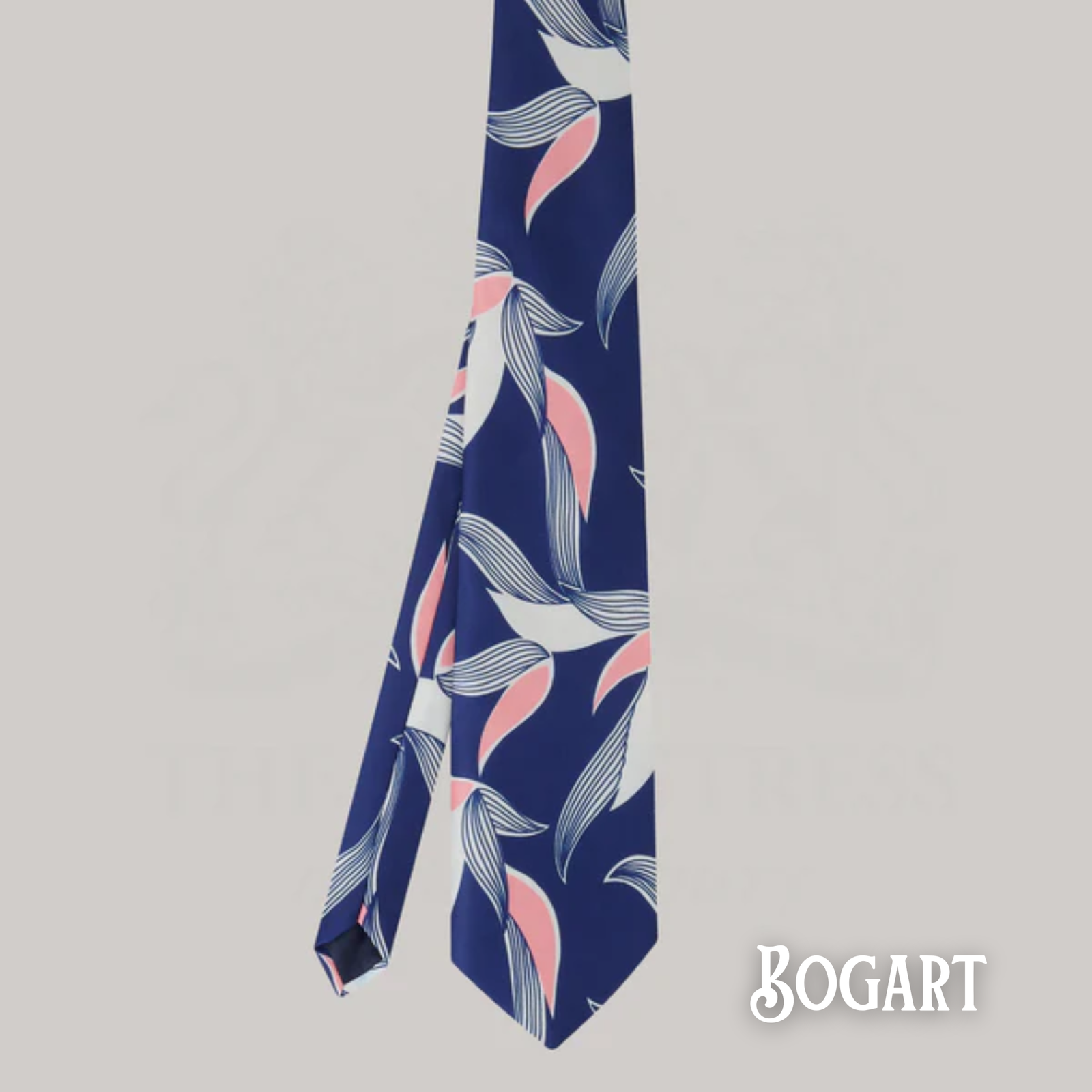  a blue patterned tie