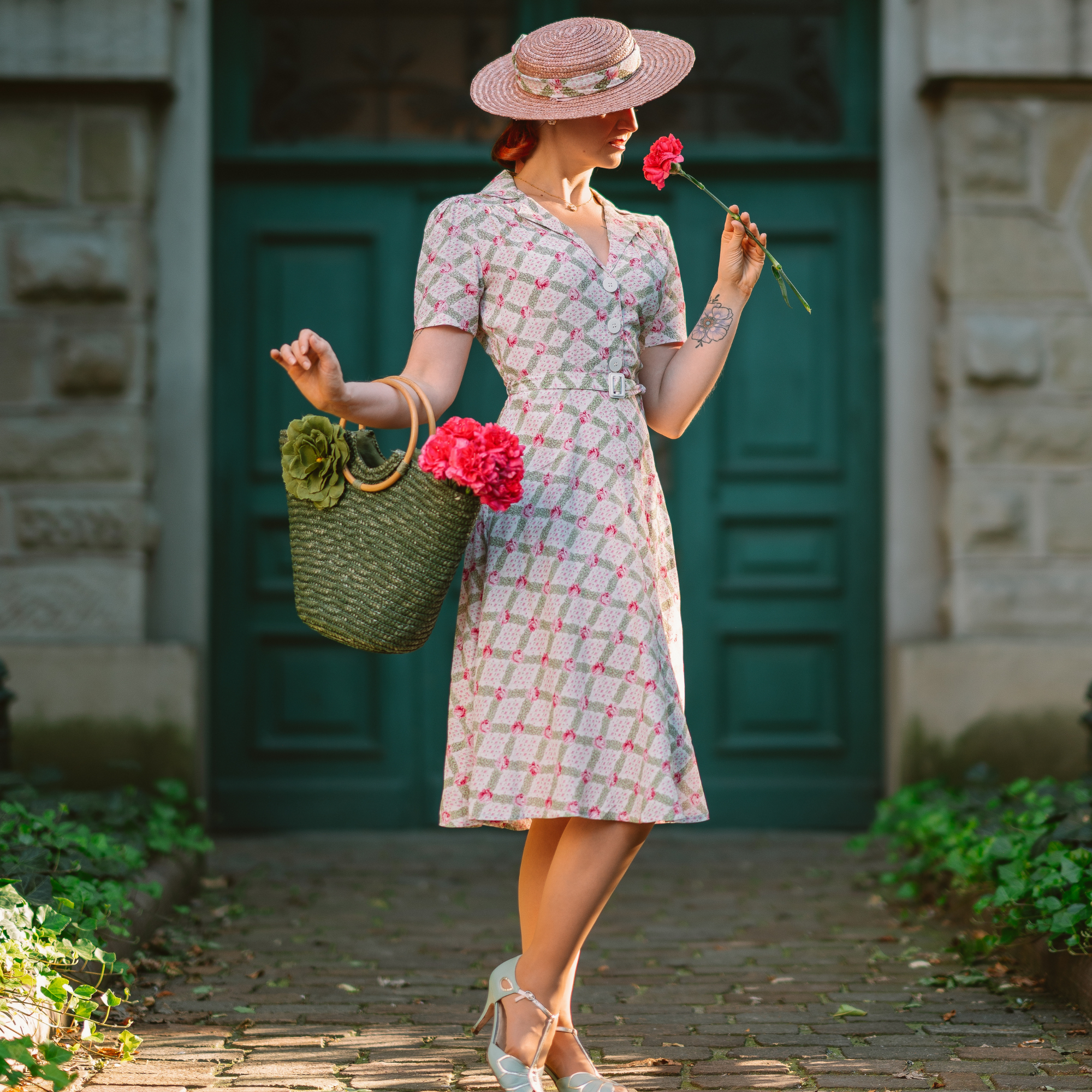 Lisa Shirtwaister Dress in Rose Kiss Print
