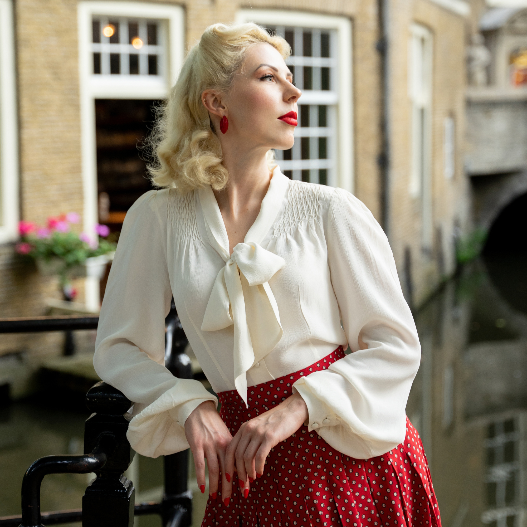 Eva Pussy Bow Blouse in Cream