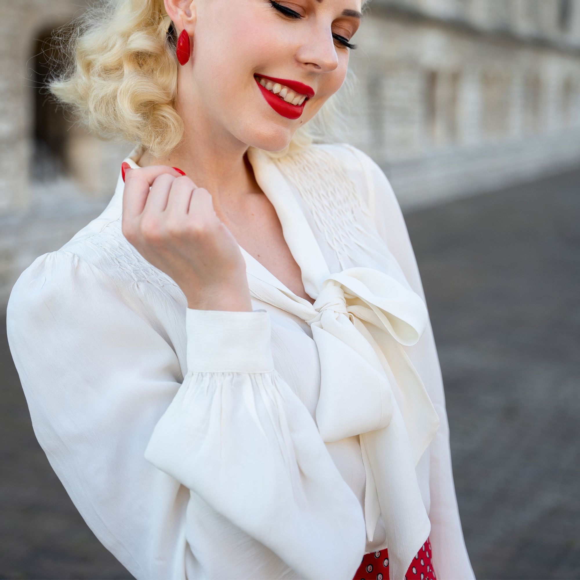 Eva Pussy Bow Blouse in Cream