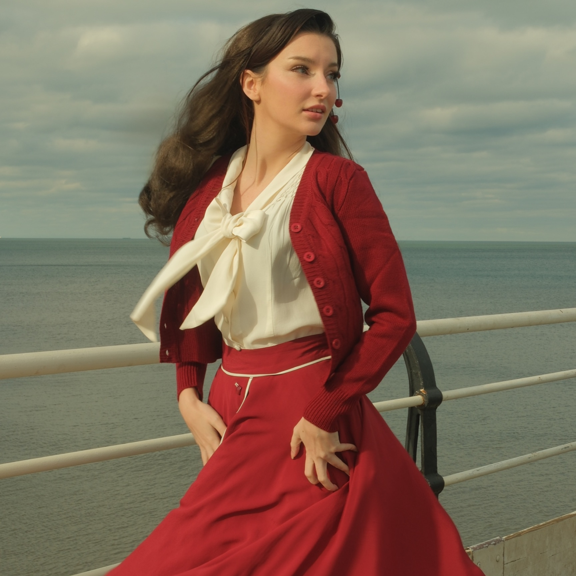 Eva Pussy Bow Blouse Short Sleeve in Cream