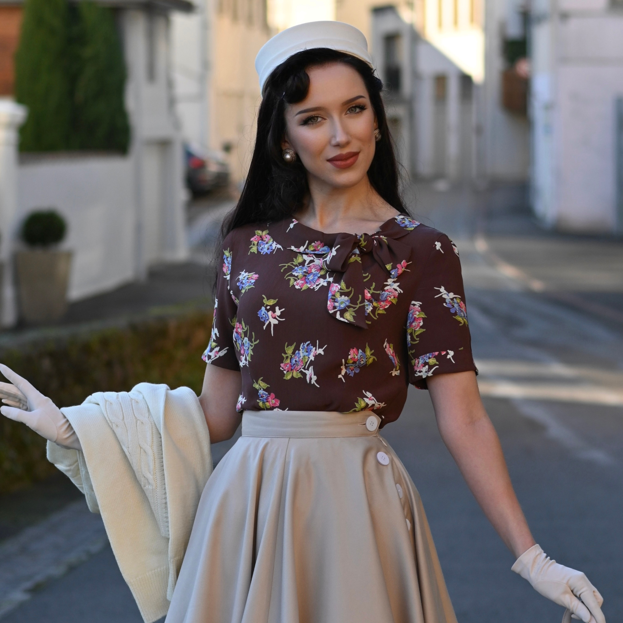 Cindy Blouse in Brown Floral Dancer