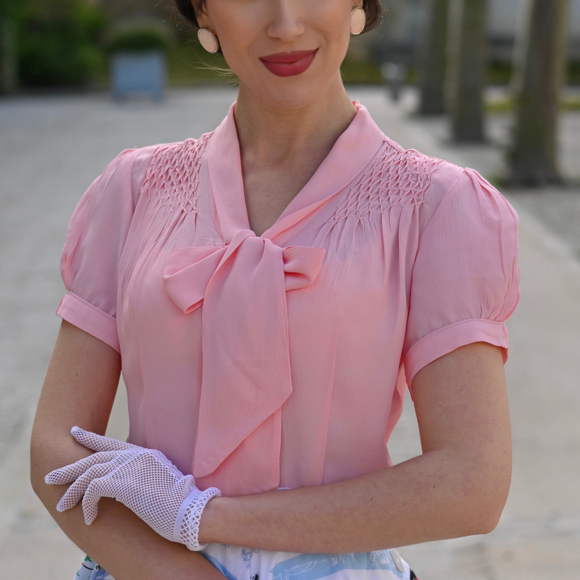 Eva Pussy Bow Blouse Short Sleeve in Blossom Pink