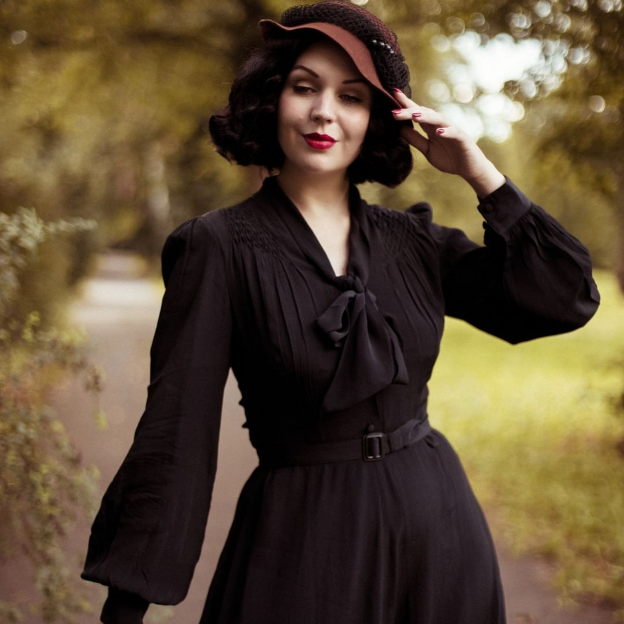 Black pussybow dress deals