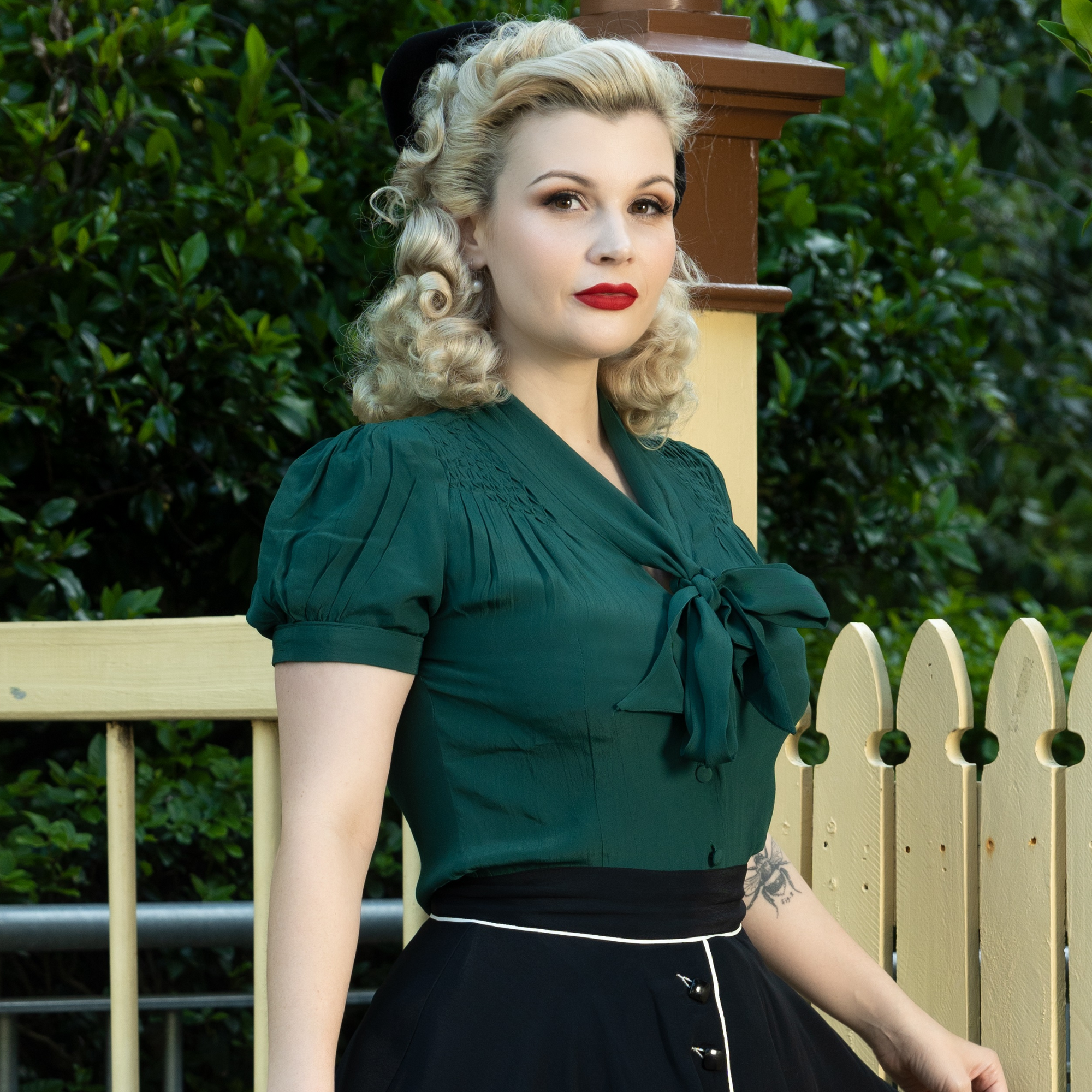 Eva Pussy Bow Blouse Short Sleeve in Hampton Green