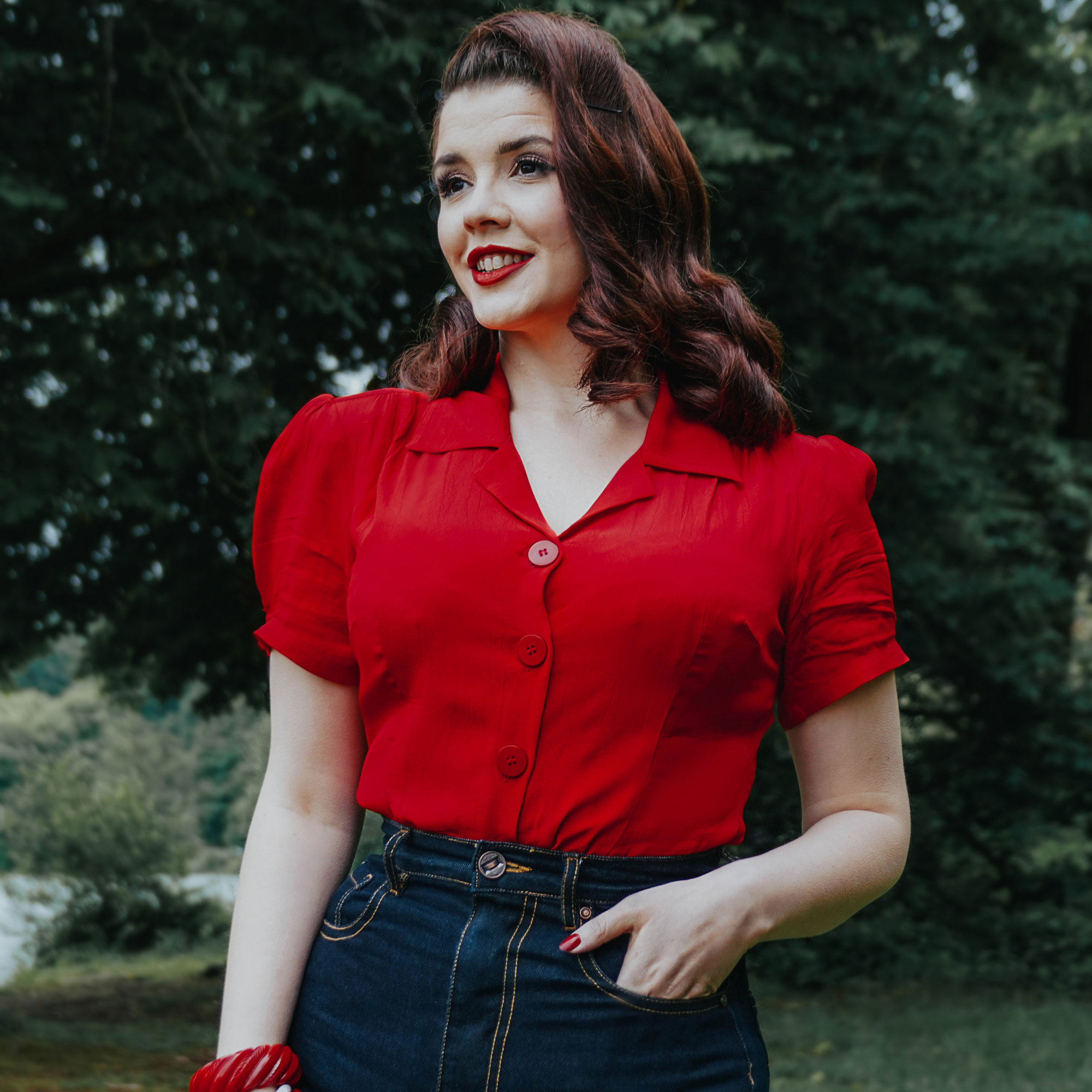 Grace Blouse in Lipstick Red