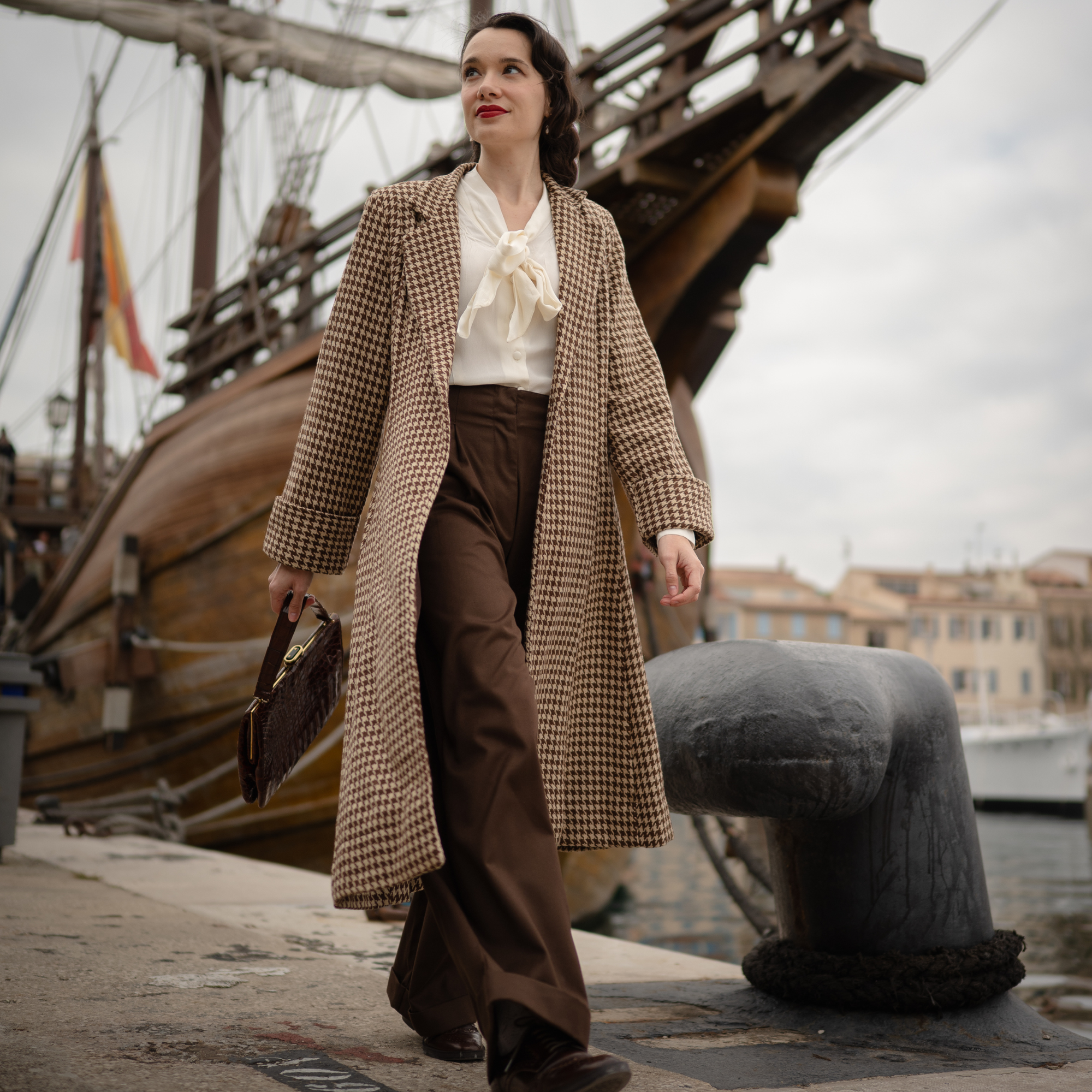 Elizabeth Coat in Brown Houndstooth