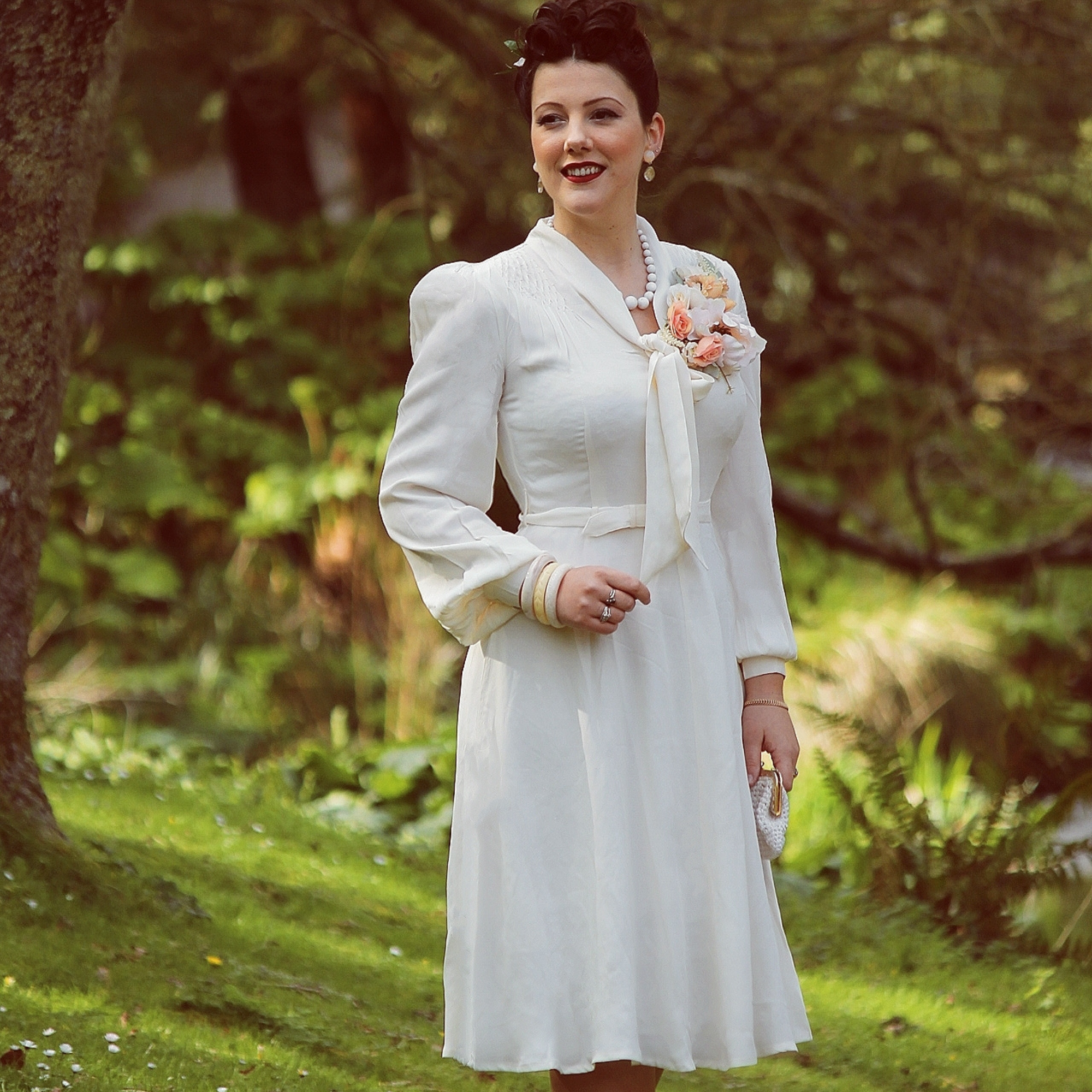 Eva Pussy Bow Dress in Cream