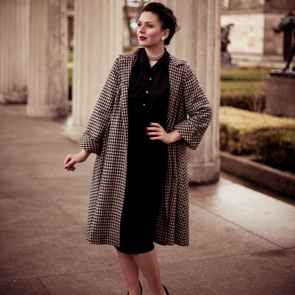 Bloomsbury Coat Serpentine Green Vienne Silk Suiting