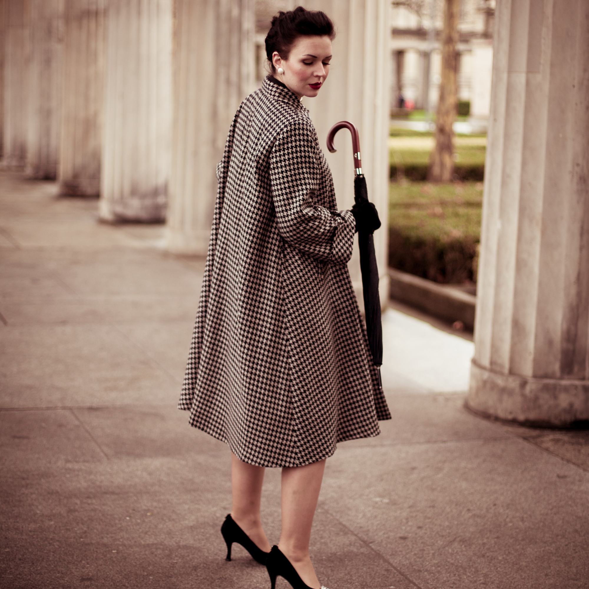 43" Swing Coat in Black Houndstooth