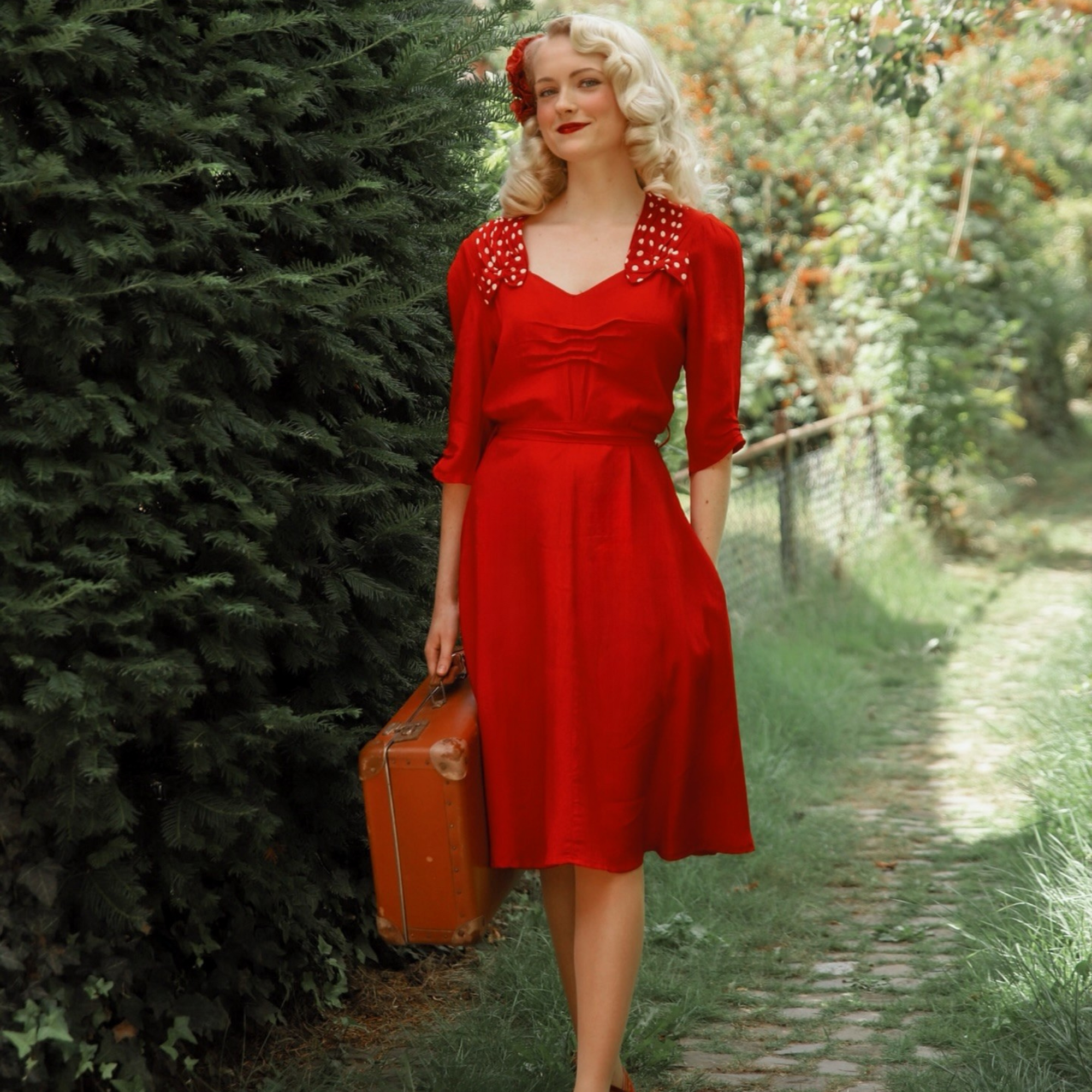 Veronica Dress in Lipstick Red