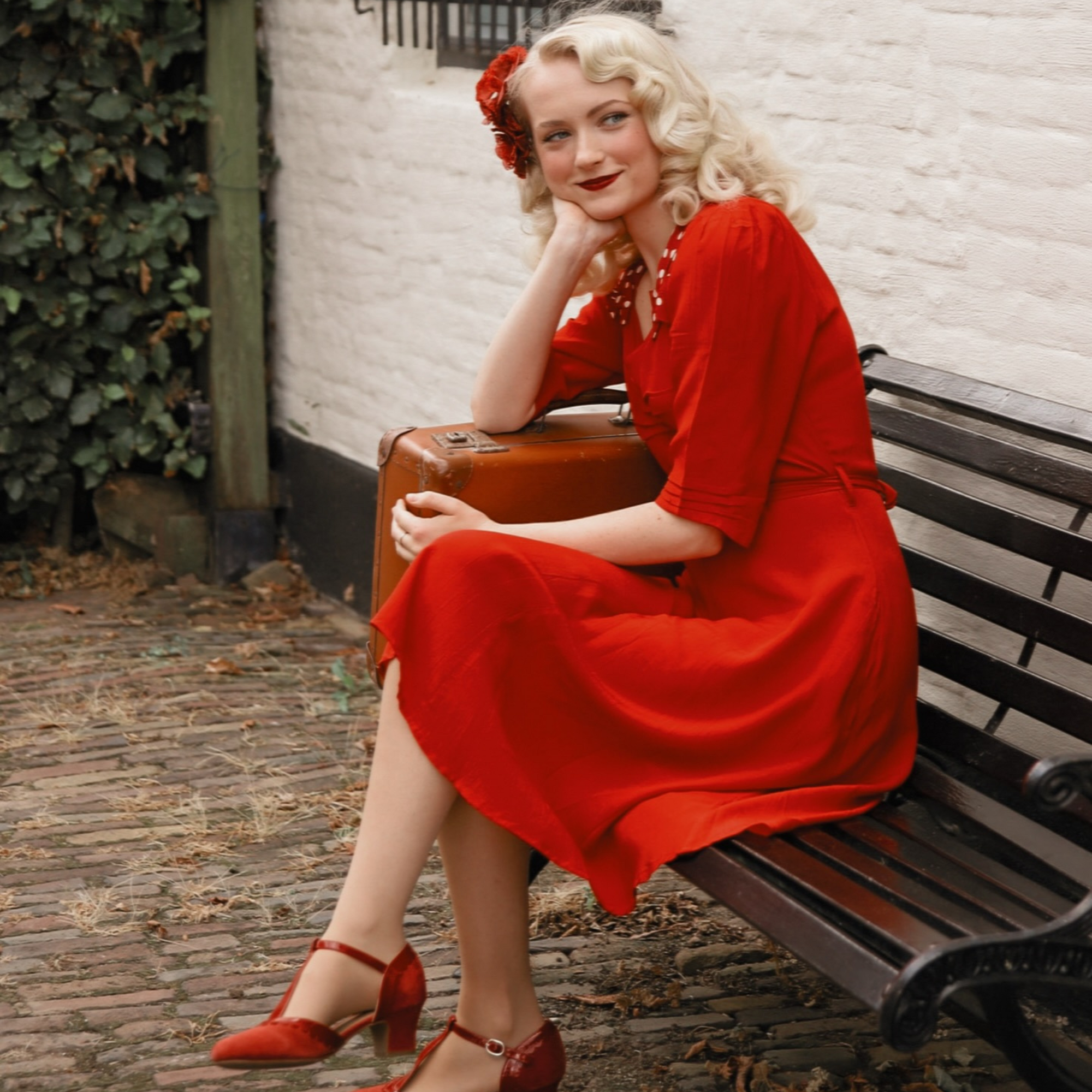 Veronica Dress in Lipstick Red