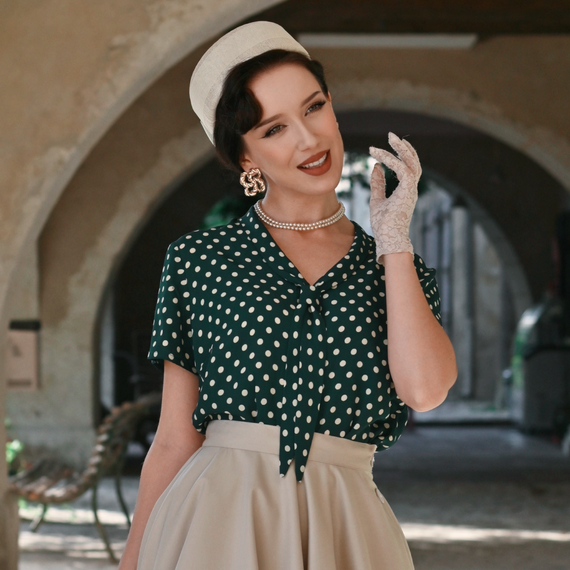 Bonnie Sailor Blouse Short Sleeve in Green Polka