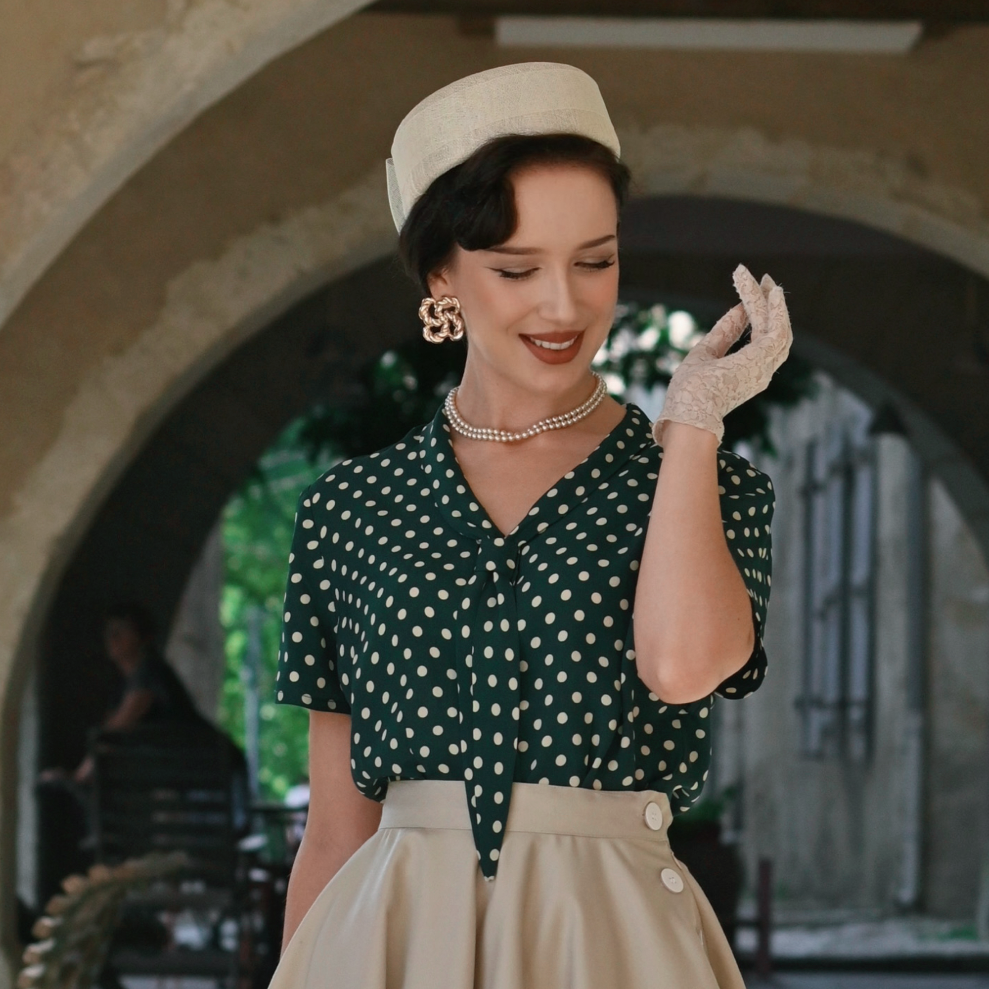 Bonnie Sailor Blouse Short Sleeve in Green Polka